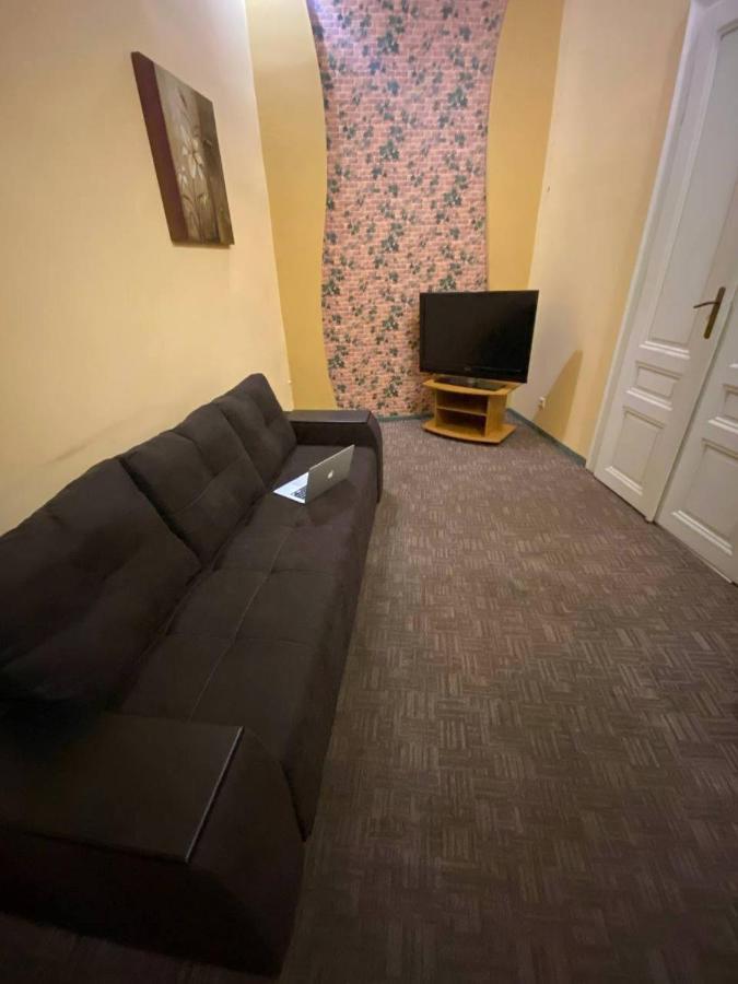 Apartment Veronica In Center Lviv Bagian luar foto